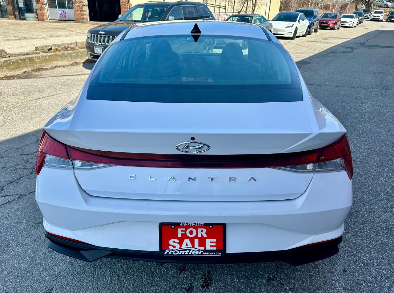 2021 Hyundai Elantra Preferred IVT w/Sun & Tech Package Photo