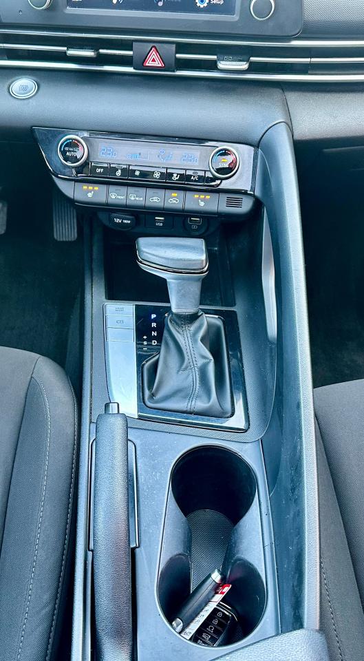 2021 Hyundai Elantra Preferred IVT w/Sun & Tech Package Photo