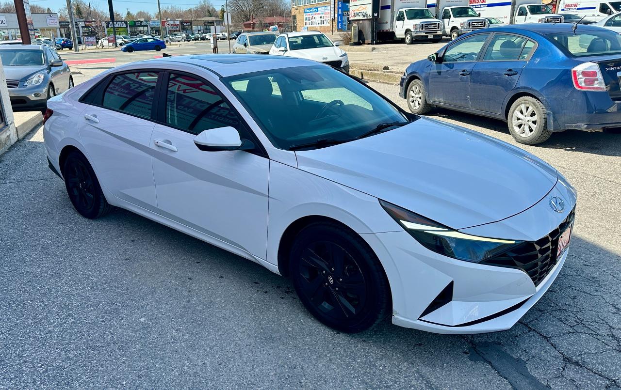 2021 Hyundai Elantra Preferred IVT w/Sun & Tech Package Photo3