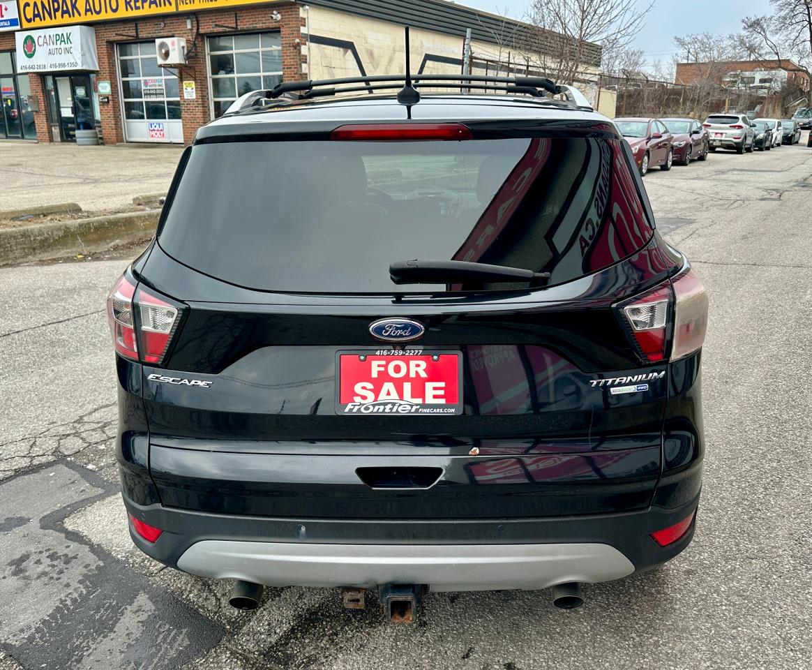 2018 Ford Escape Titanium 4WD Photo4