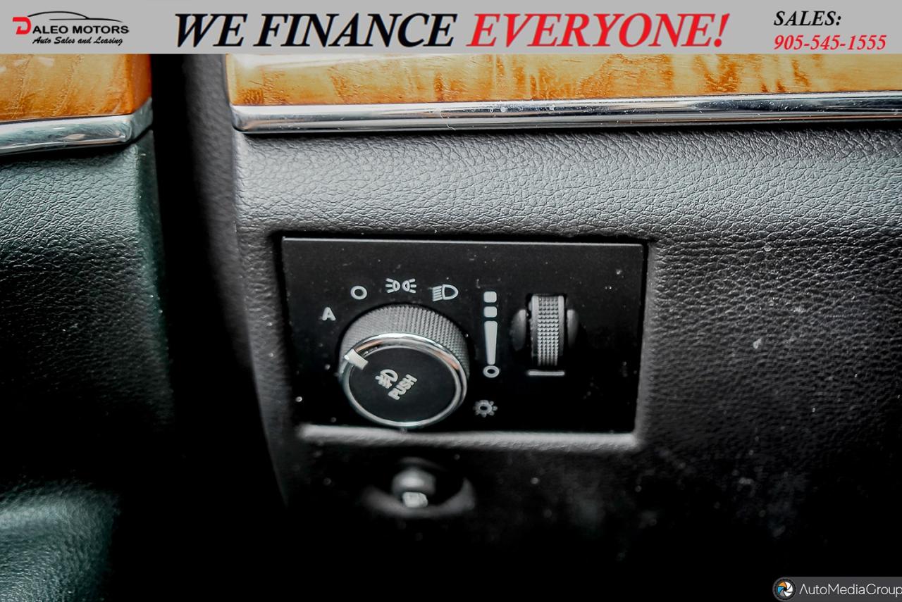 2012 Jeep Grand Cherokee Overland / SUNROOF / LTHR / WOODTRIM / B.CAM / 4X4 Photo22