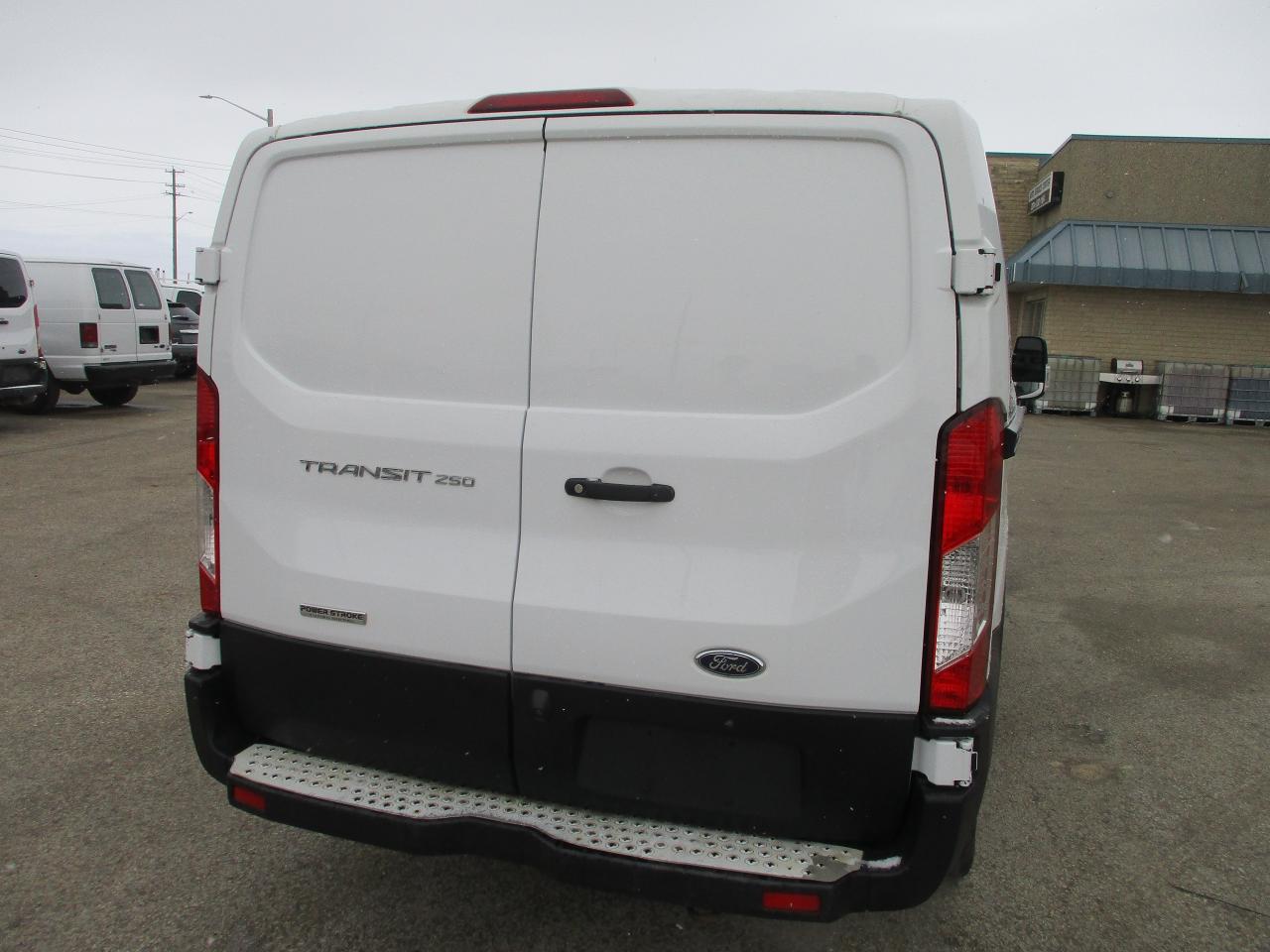 2019 Ford Transit  - Photo #5
