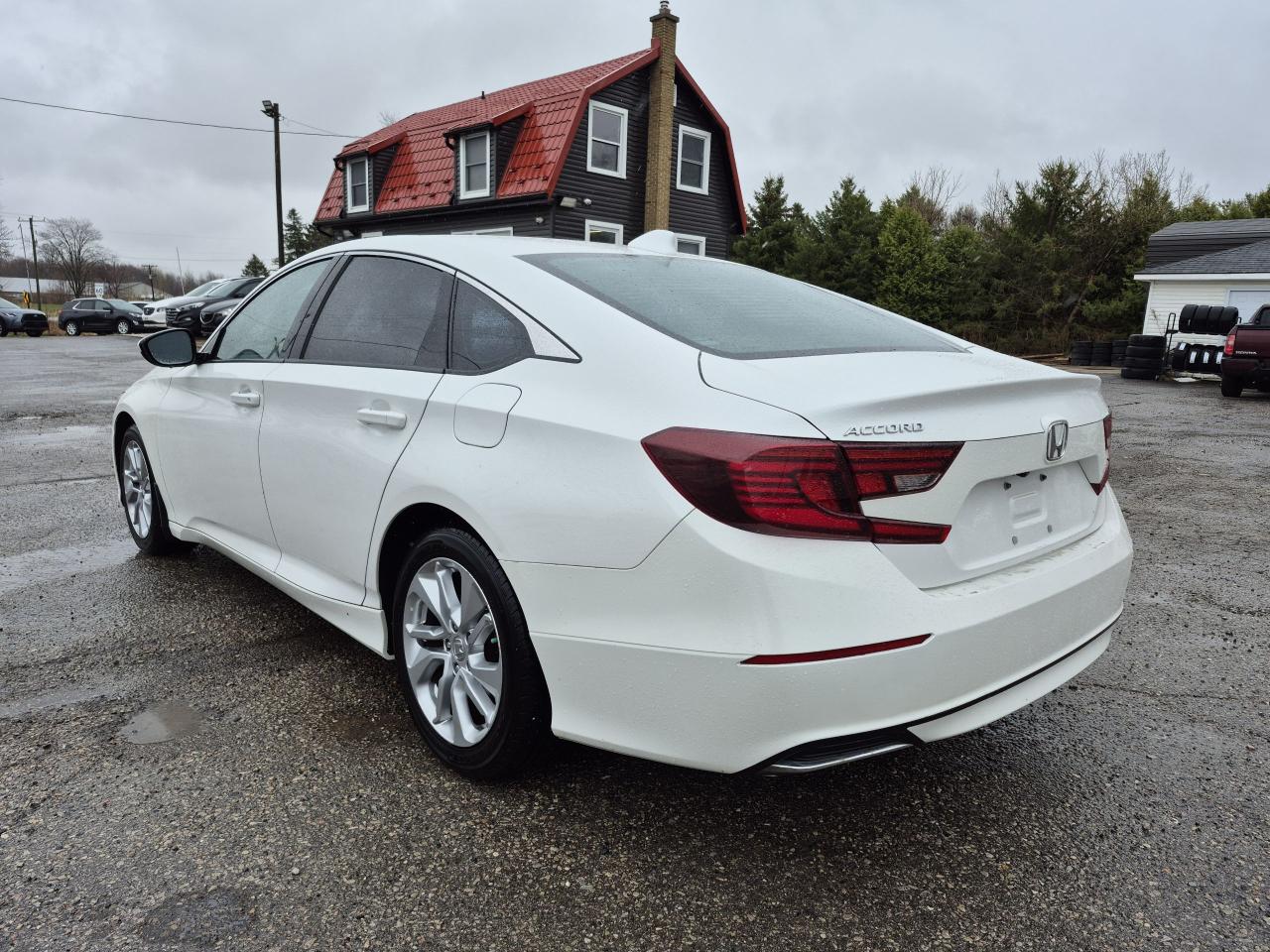 2018 Honda Accord LX Certified/Clean Photo4