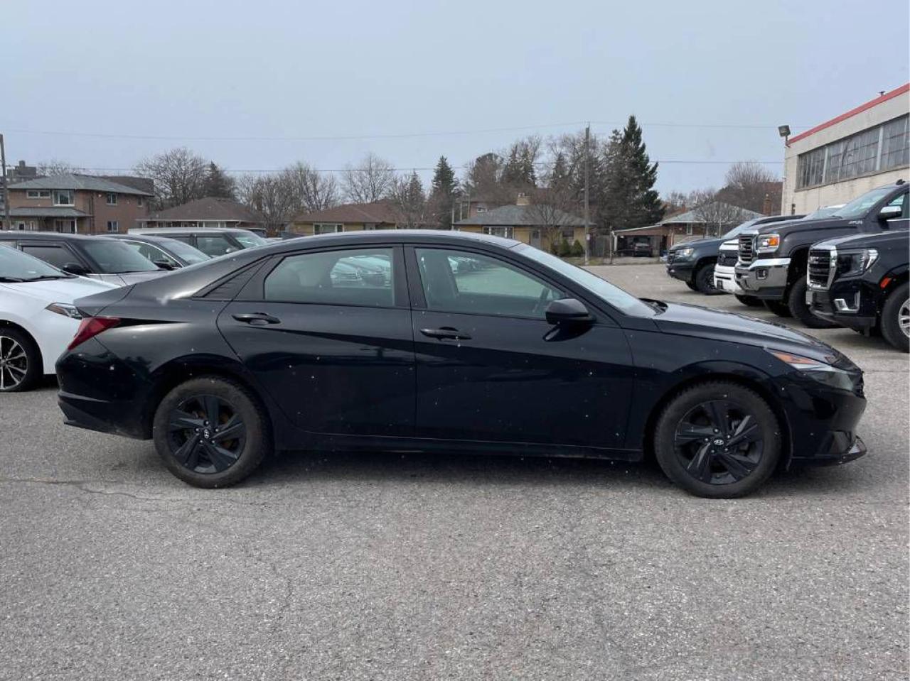2021 Hyundai Elantra SEL - Photo #2