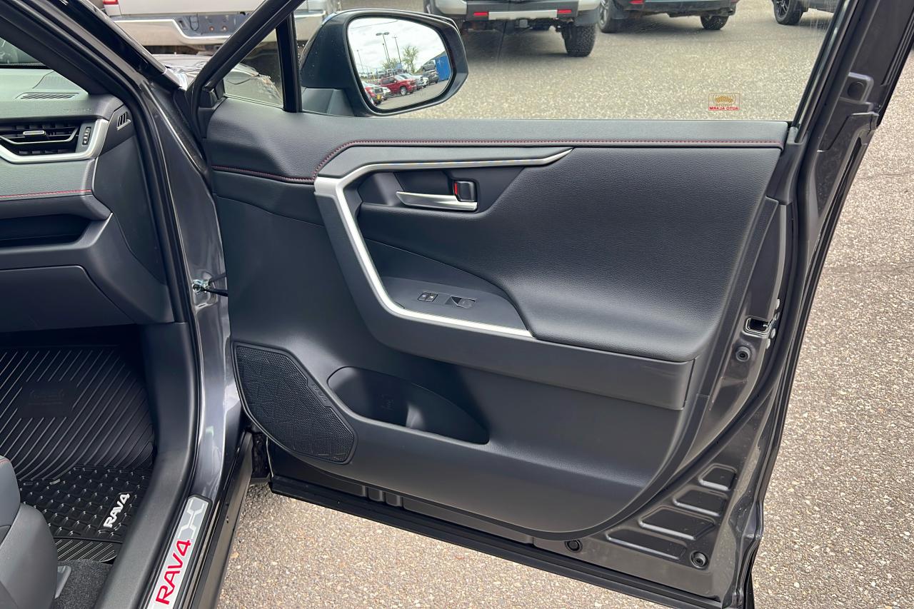 2025 Toyota RAV4 Plug-In Hybrid XSE Photo