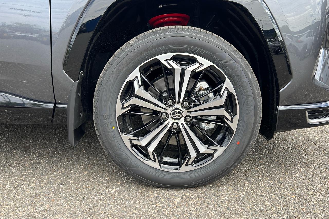 2025 Toyota RAV4 Plug-In Hybrid XSE Photo