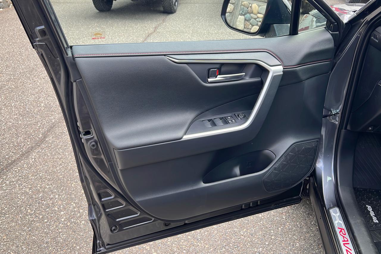2025 Toyota RAV4 Plug-In Hybrid XSE Photo