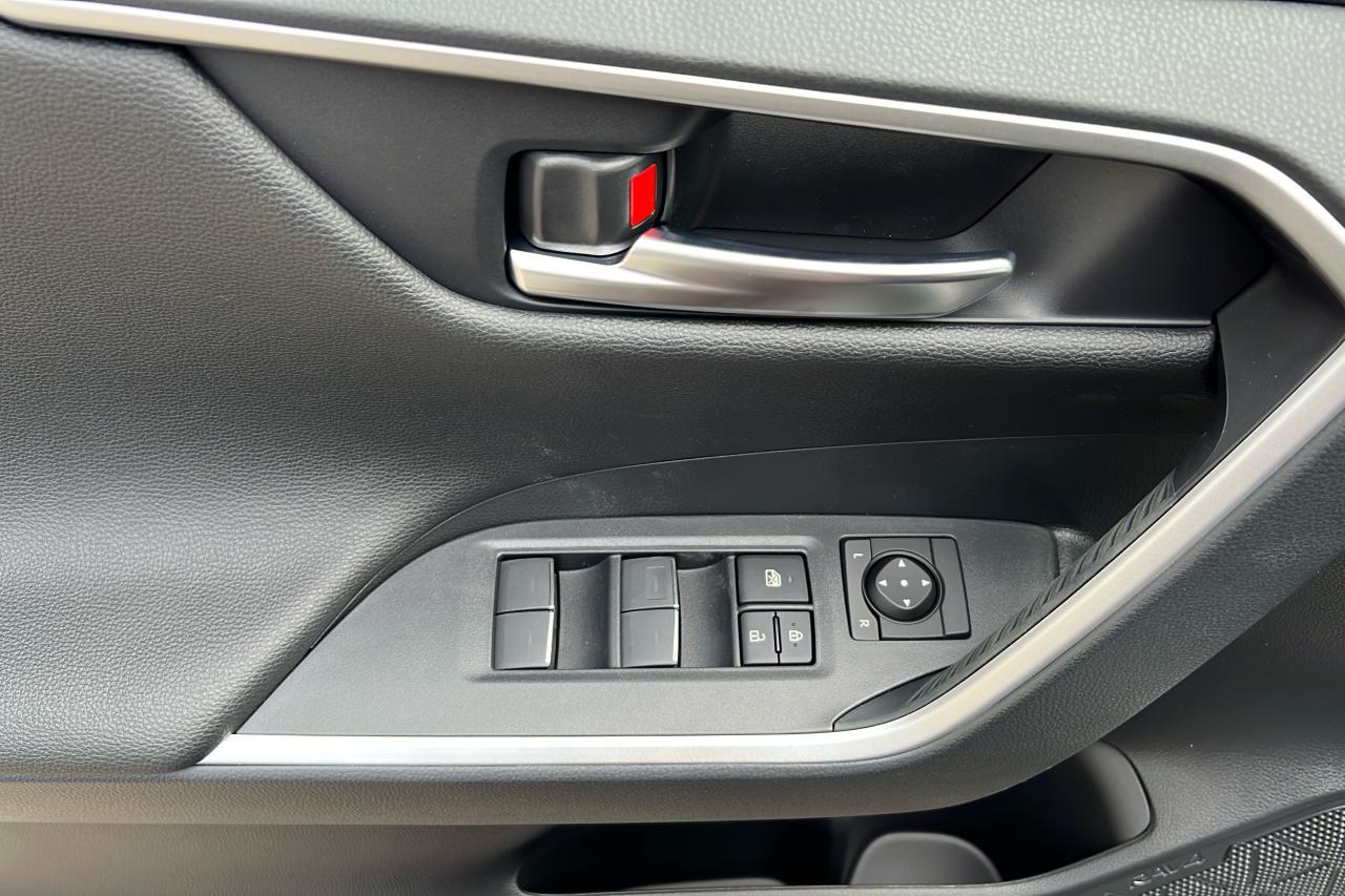 2025 Toyota RAV4 Plug-In Hybrid XSE Photo