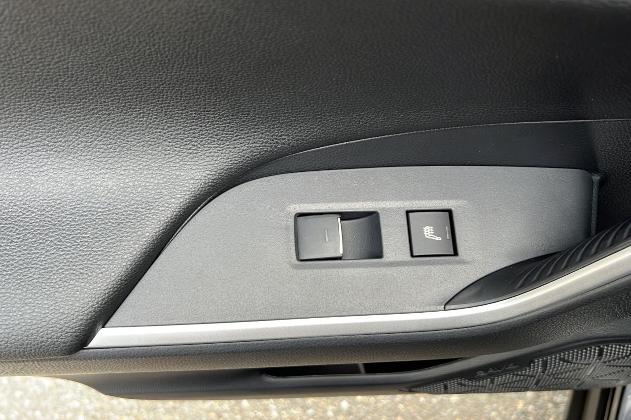 2025 Toyota RAV4 Plug-In Hybrid XSE Photo