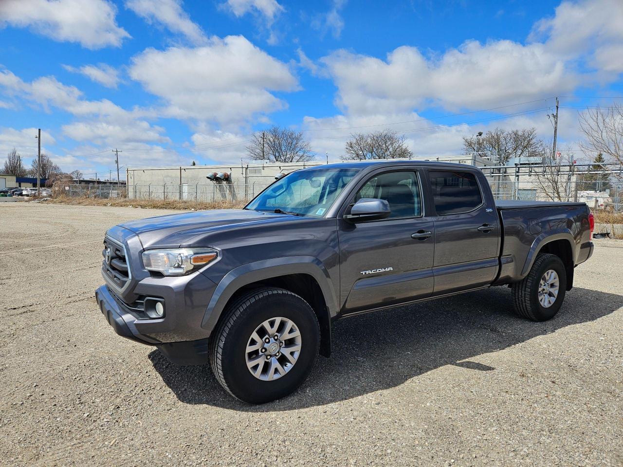 2017 Toyota Tacoma SR5 DOUBLE CAB 4X4 - Photo #2