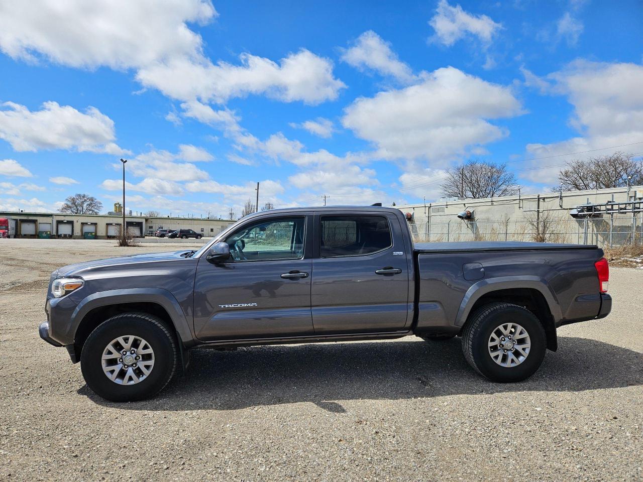 2017 Toyota Tacoma SR5 DOUBLE CAB 4X4 - Photo #3