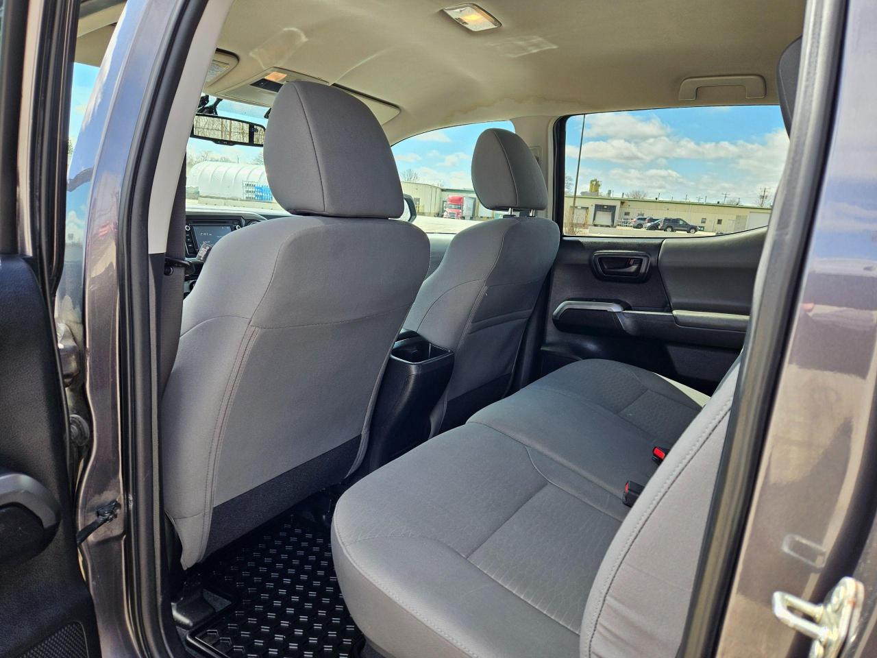 2017 Toyota Tacoma SR5 DOUBLE CAB 4X4 - Photo #11