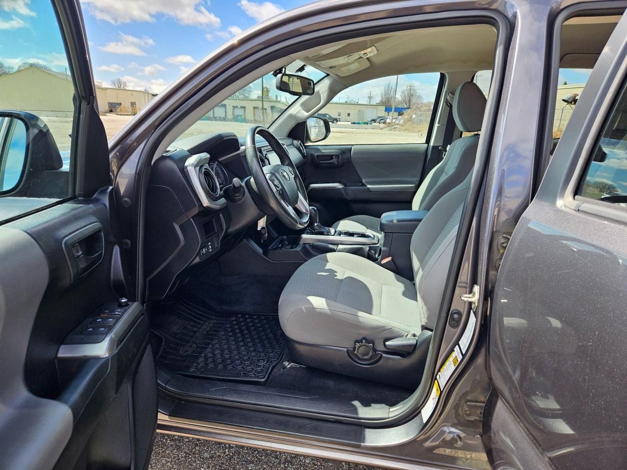 2017 Toyota Tacoma SR5 DOUBLE CAB 4X4 - Photo #12
