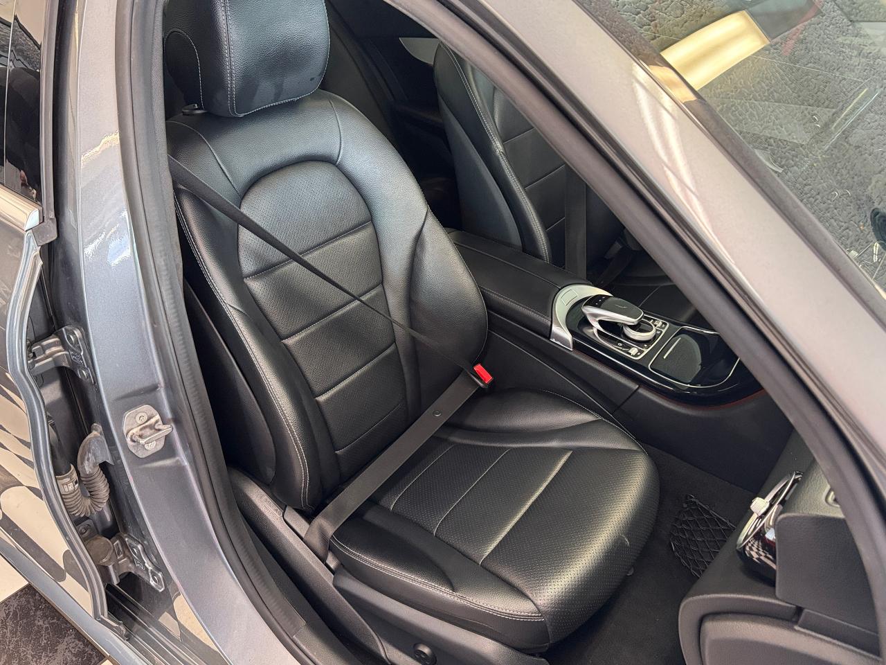 2017 Mercedes-Benz C-Class C300 4MATIC+Pano Roof+New Tires+CLEAN CARFAX - Photo #25