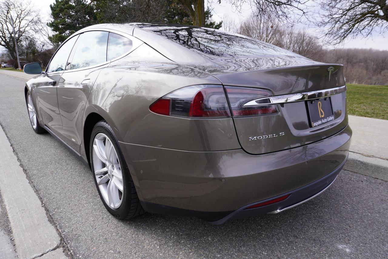 2015 Tesla Model S 85D / 1 OWNER / FREE SUPERCHARGING & CONNECTIVITY Photo2
