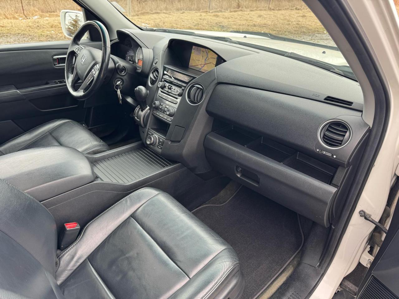 2014 Honda Pilot TOURING 4WD | LEATHER | SUNROOF | NAV | BACKUP CAM Photo36