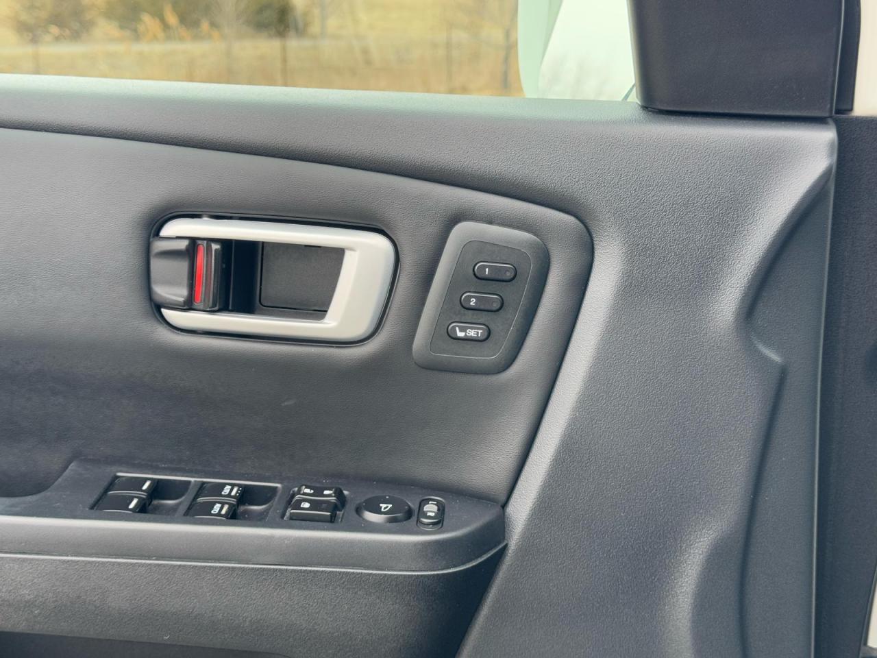 2014 Honda Pilot TOURING 4WD | LEATHER | SUNROOF | NAV | BACKUP CAM Photo53