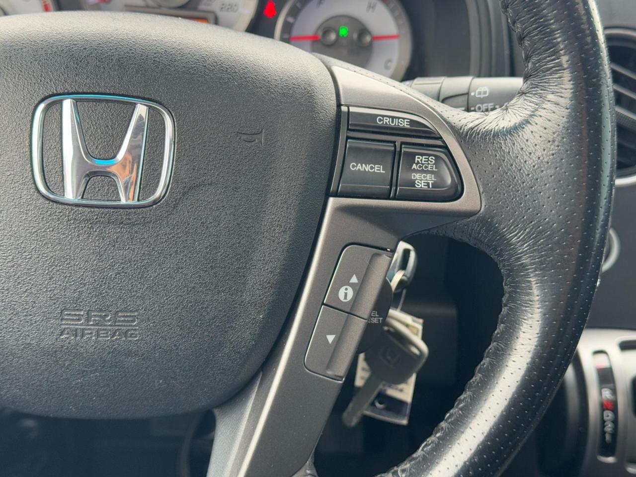 2014 Honda Pilot TOURING 4WD | LEATHER | SUNROOF | NAV | BACKUP CAM Photo50