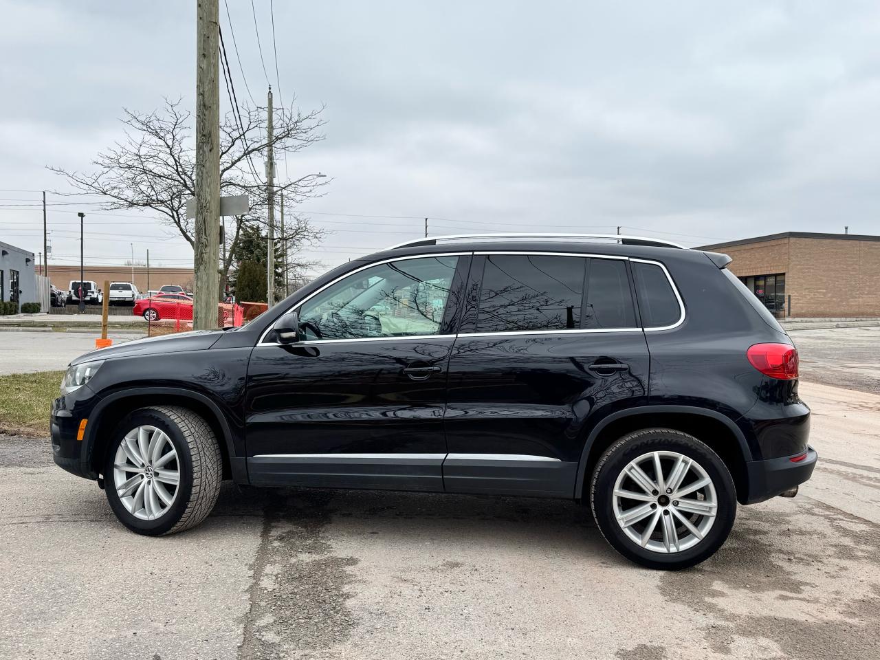 2017 Volkswagen Tiguan COMFORTLINE - Photo #2
