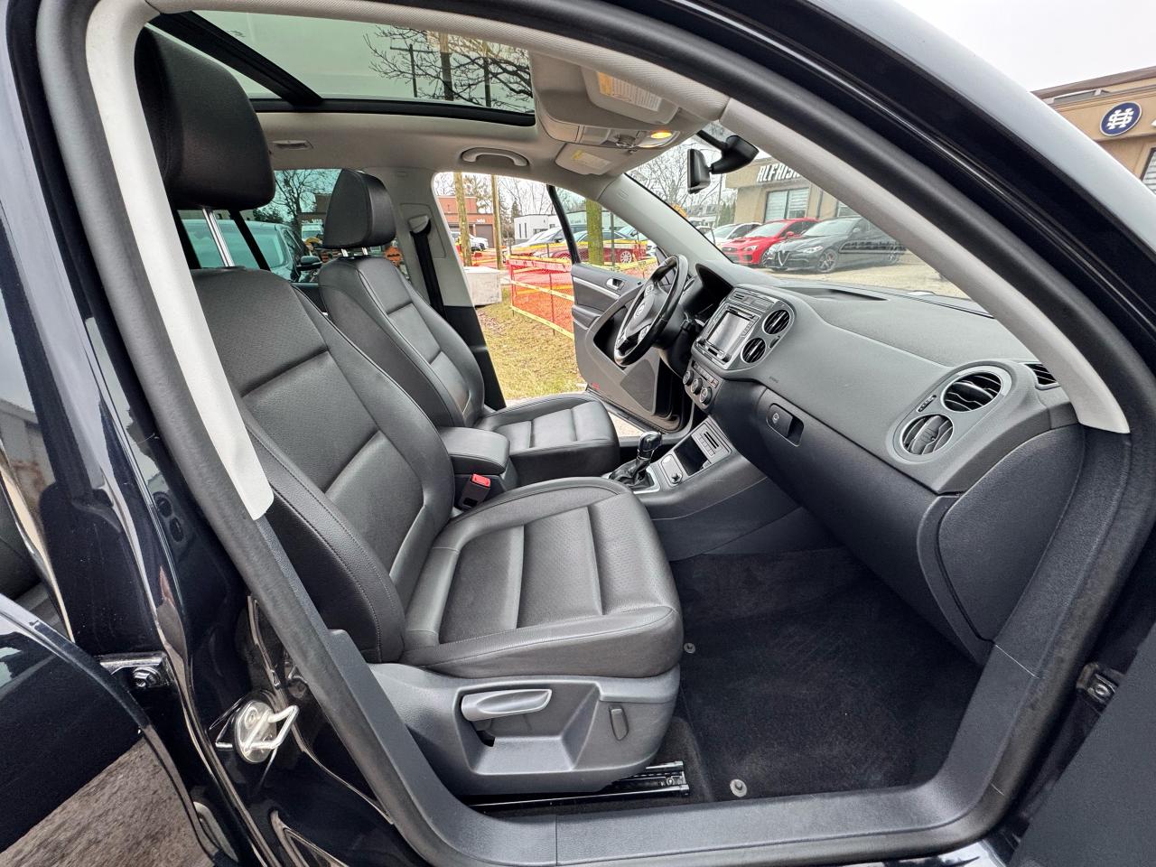 2017 Volkswagen Tiguan COMFORTLINE - Photo #11