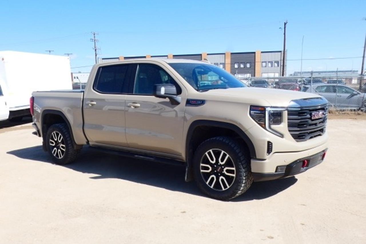2022 GMC Sierra 1500 AT4 4WD Crew Cab w/H&C L, S/R, BUC - Photo #4
