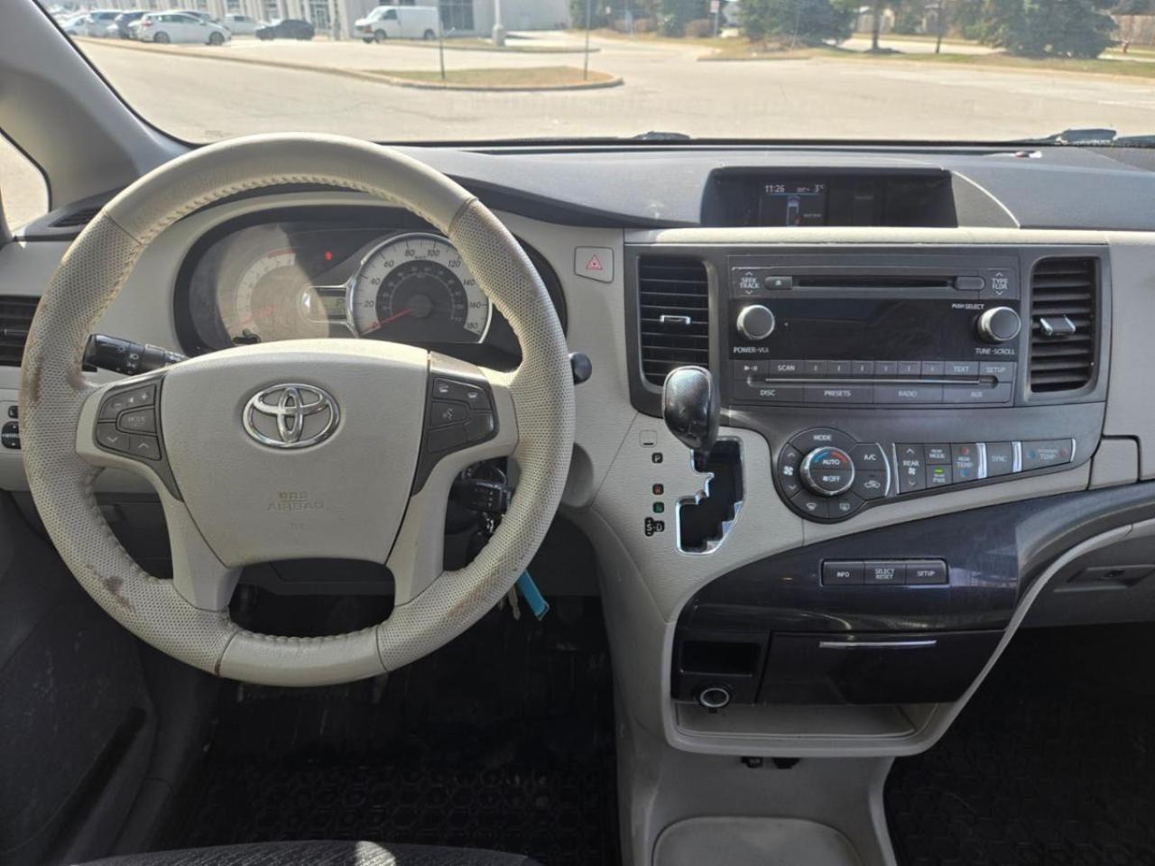2014 Toyota Sienna 5DR SE 8-PASS FWD - Photo #6