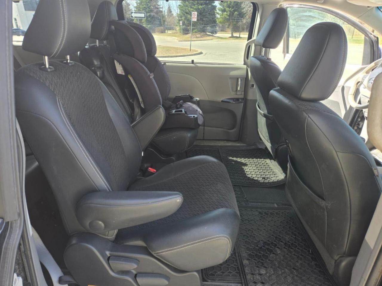 2014 Toyota Sienna 5DR SE 8-PASS FWD - Photo #9