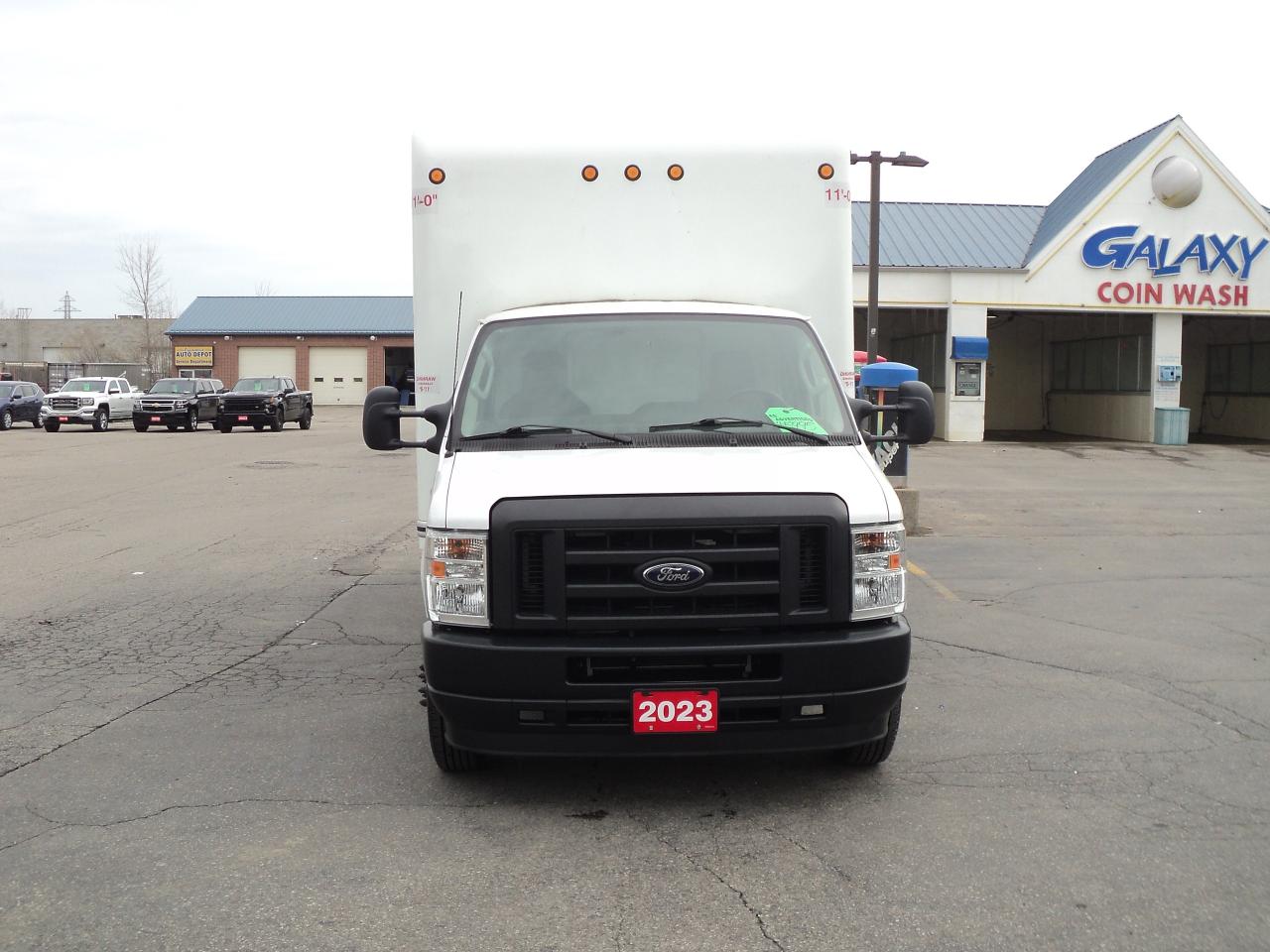 2023 Ford E-Series Cutaway E-450 CubeVan 7.3L8cylGas DRW 176"WB Photo2