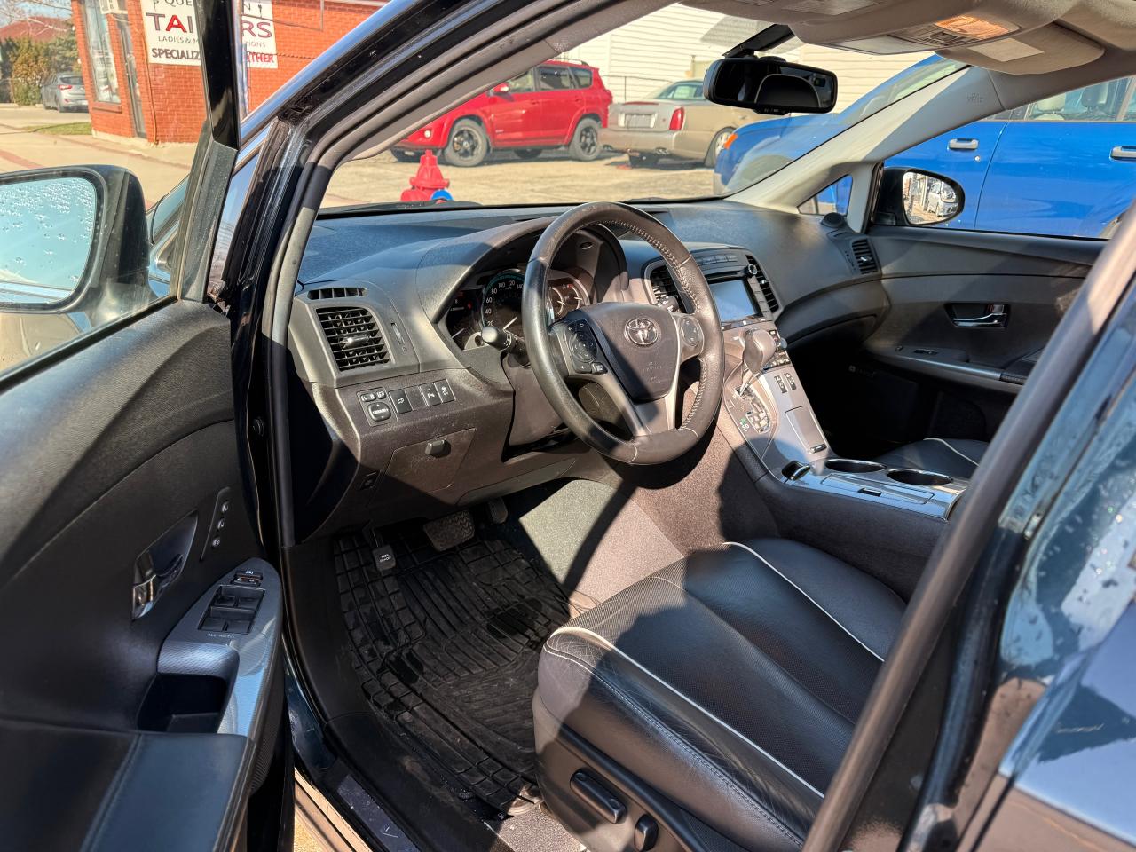 2016 Toyota Venza 4dr Wgn V6 EXL,AWD - Photo #15