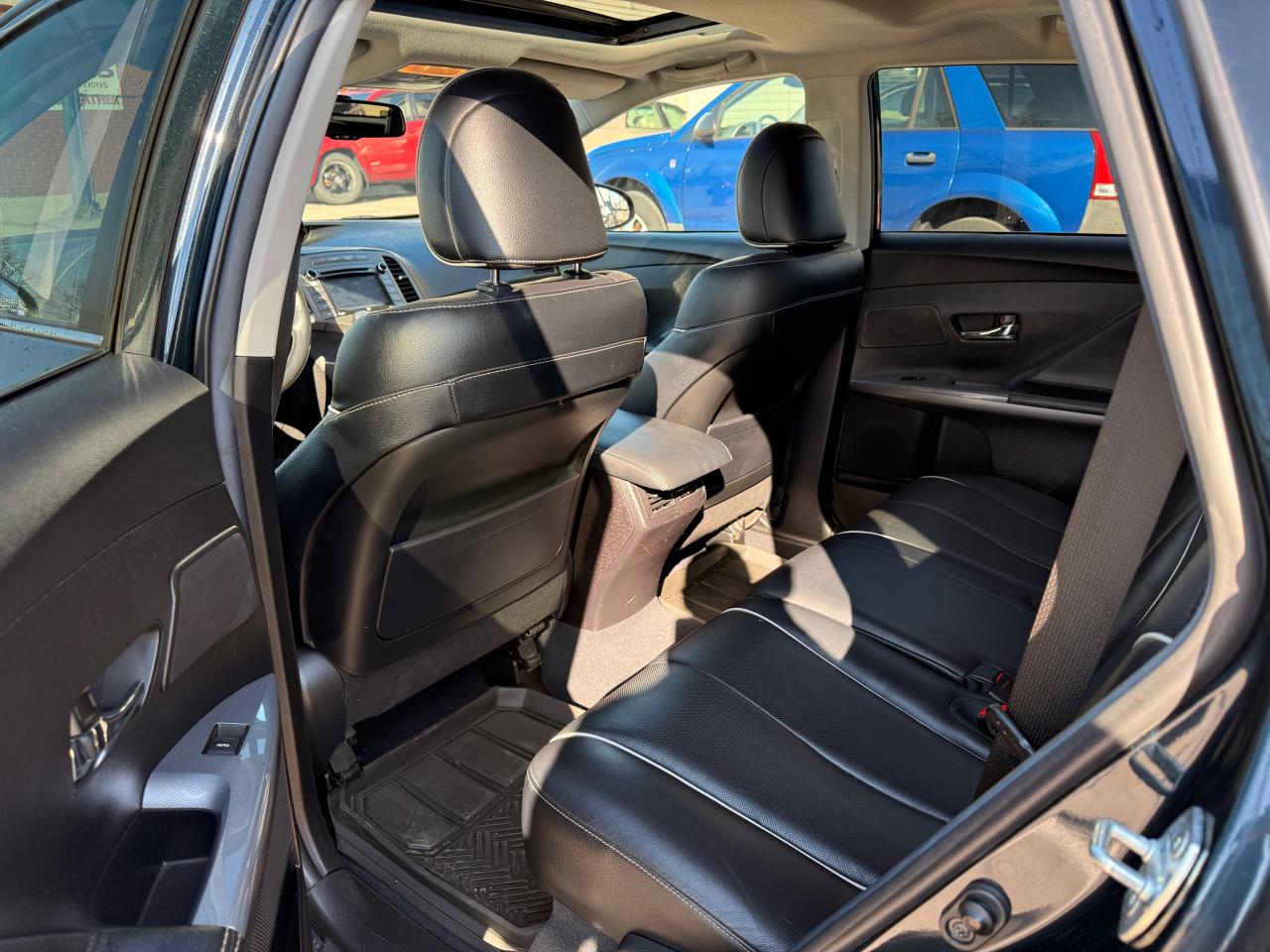 2016 Toyota Venza 4dr Wgn V6 EXL,AWD - Photo #17