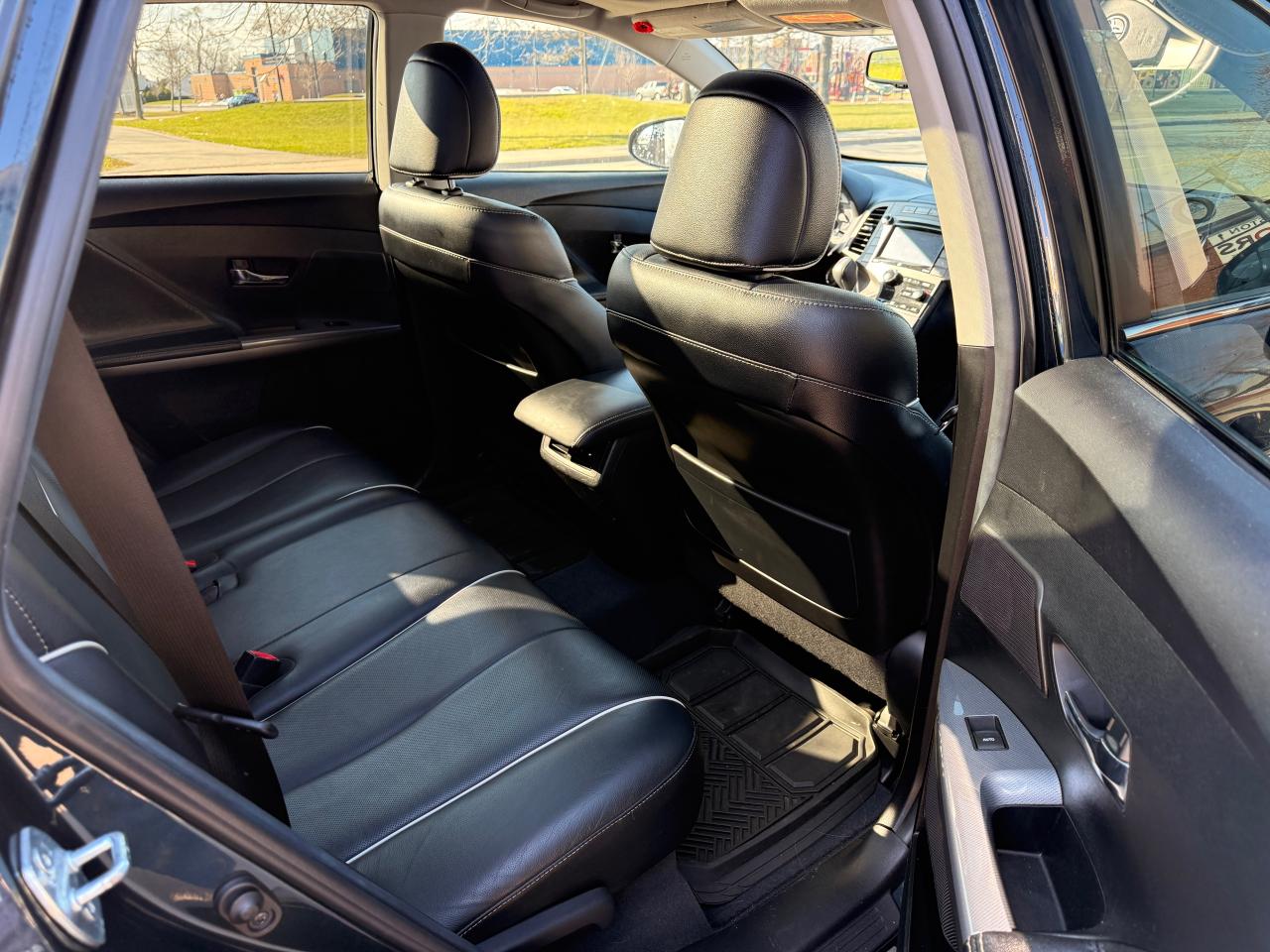 2016 Toyota Venza 4dr Wgn V6 EXL,AWD - Photo #23