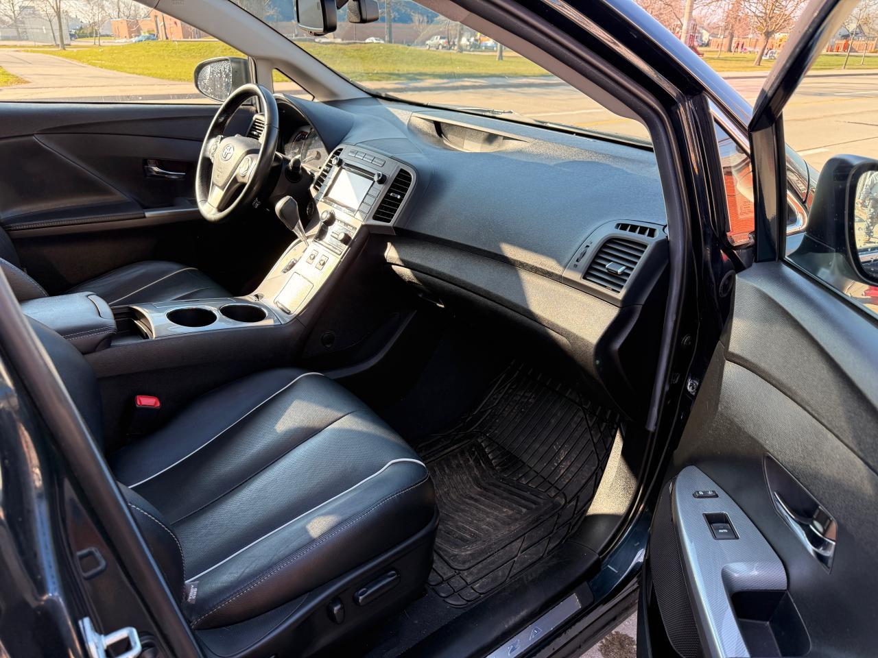 2016 Toyota Venza 4dr Wgn V6 EXL,AWD - Photo #24