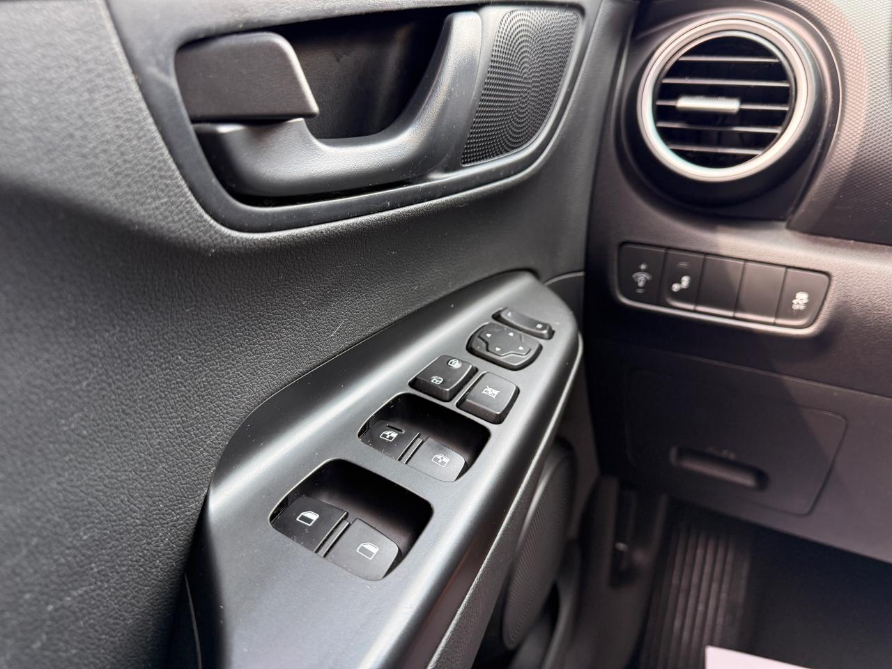 2021 Hyundai KONA 2.0L Preferred FWD - Photo #29