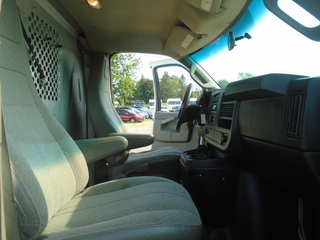 2016 GMC Savana 2500 RWD 2500 135 - Photo #17