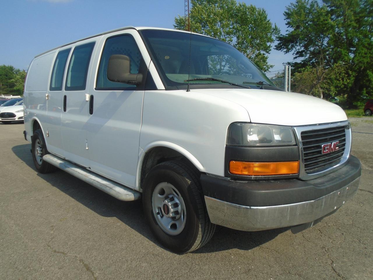 2016 GMC Savana Cargo Van RWD 2500 135 Photo