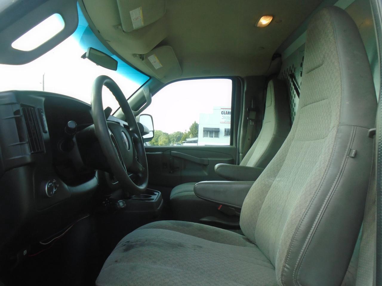 2016 GMC Savana Cargo Van RWD 2500 135 Photo