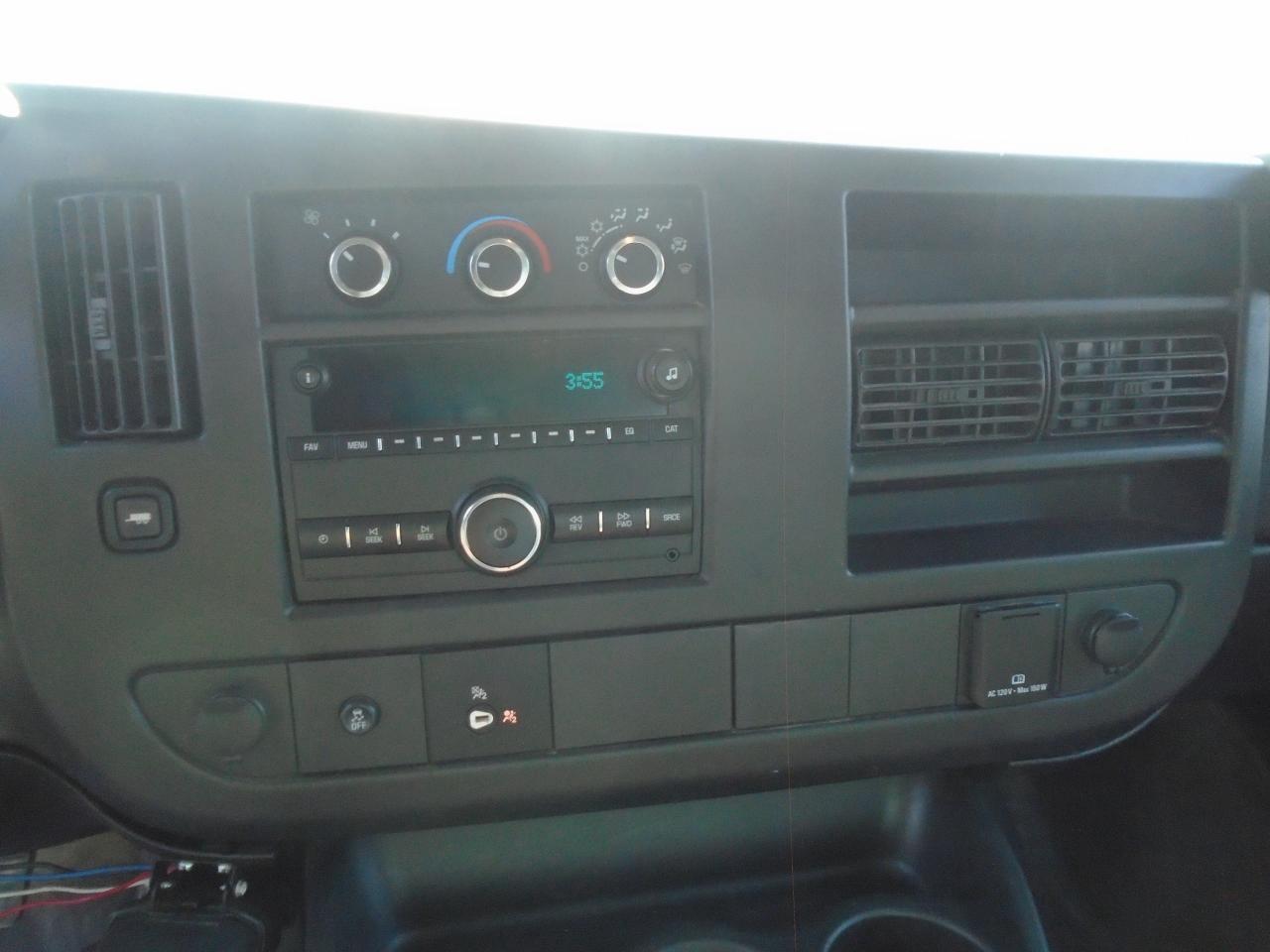 2016 GMC Savana Cargo Van RWD 2500 135 Photo