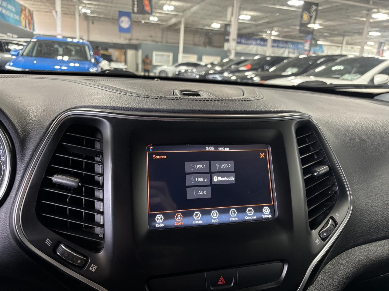 2019 Jeep Cherokee North 4X4|SELECTERRAIN|BACKUPCAMERA|HEATEDMIRRORS| - Photo #13