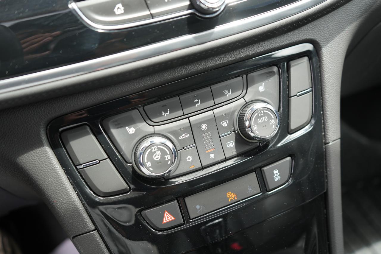2019 Buick Encore Essence Photo49