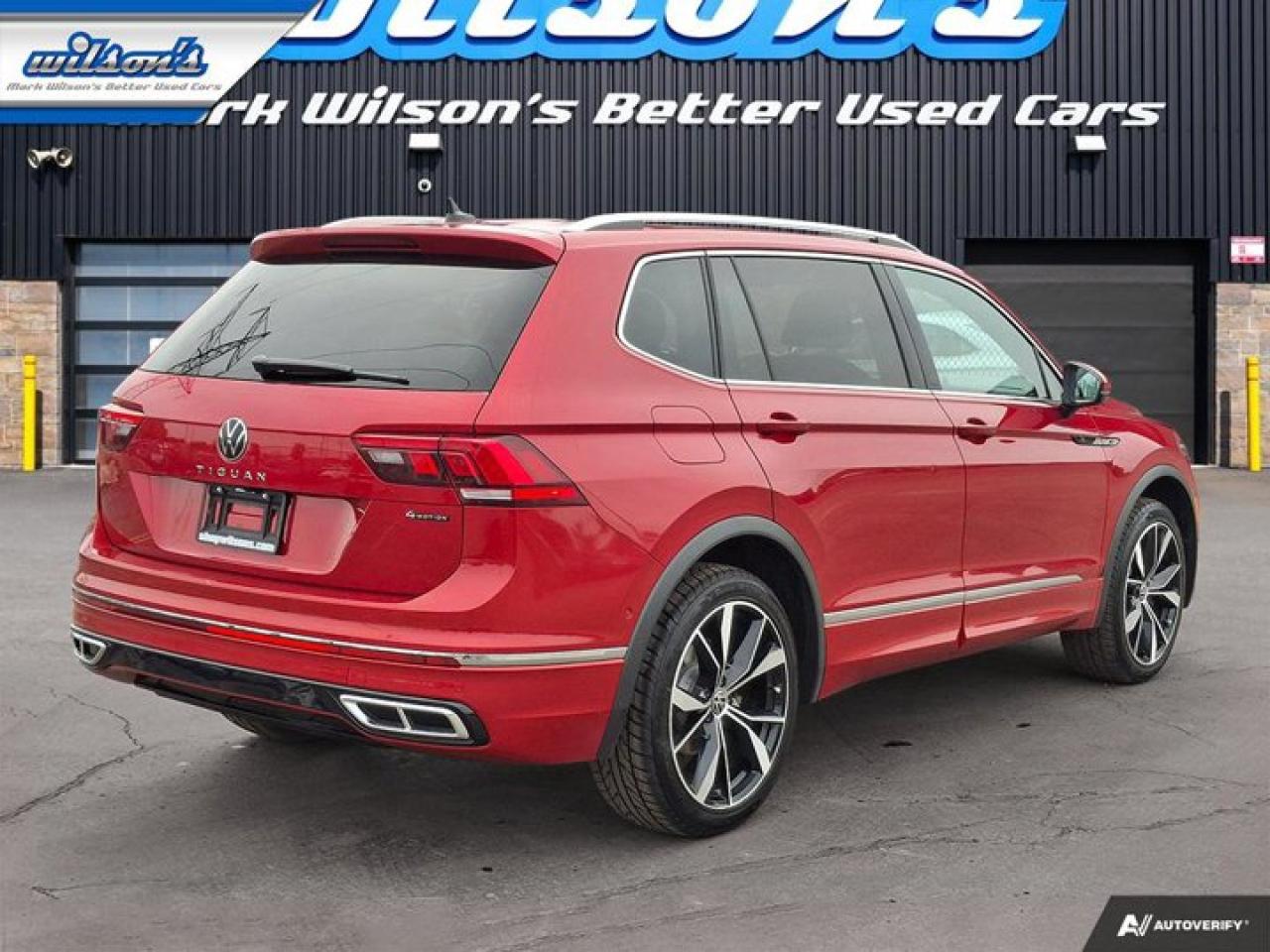 2024 Volkswagen Tiguan Highline R-Line AWD | Leather | Sunroof | Nav | 360 Camera | Fender Audio | and More ! Photo