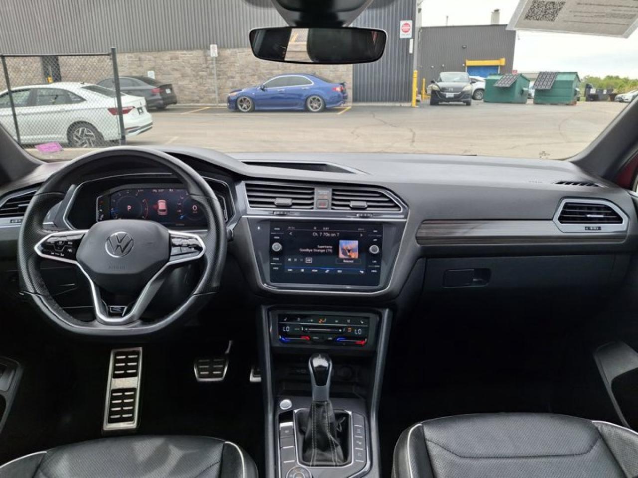 2024 Volkswagen Tiguan Highline R-Line AWD | Leather | Sunroof | Nav | 360 Camera | Fender Audio | and More ! Photo