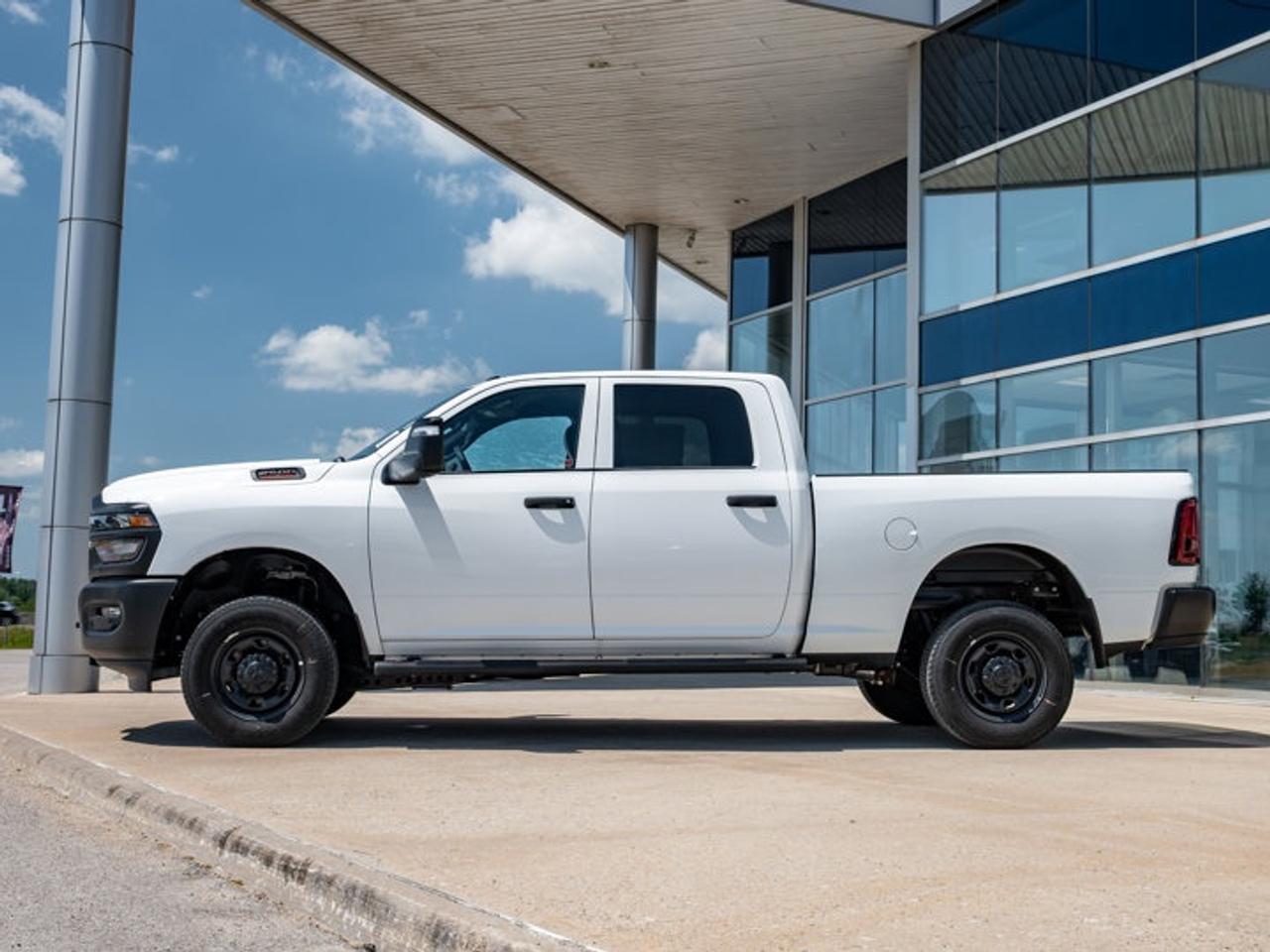 2025 RAM 2500 Tradesman Photo3