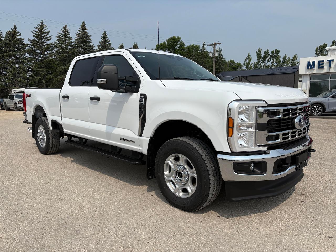 2025 Ford F-350 Super Duty SRW XLT 4WD CREW CAB 6.75' BOX Photo3