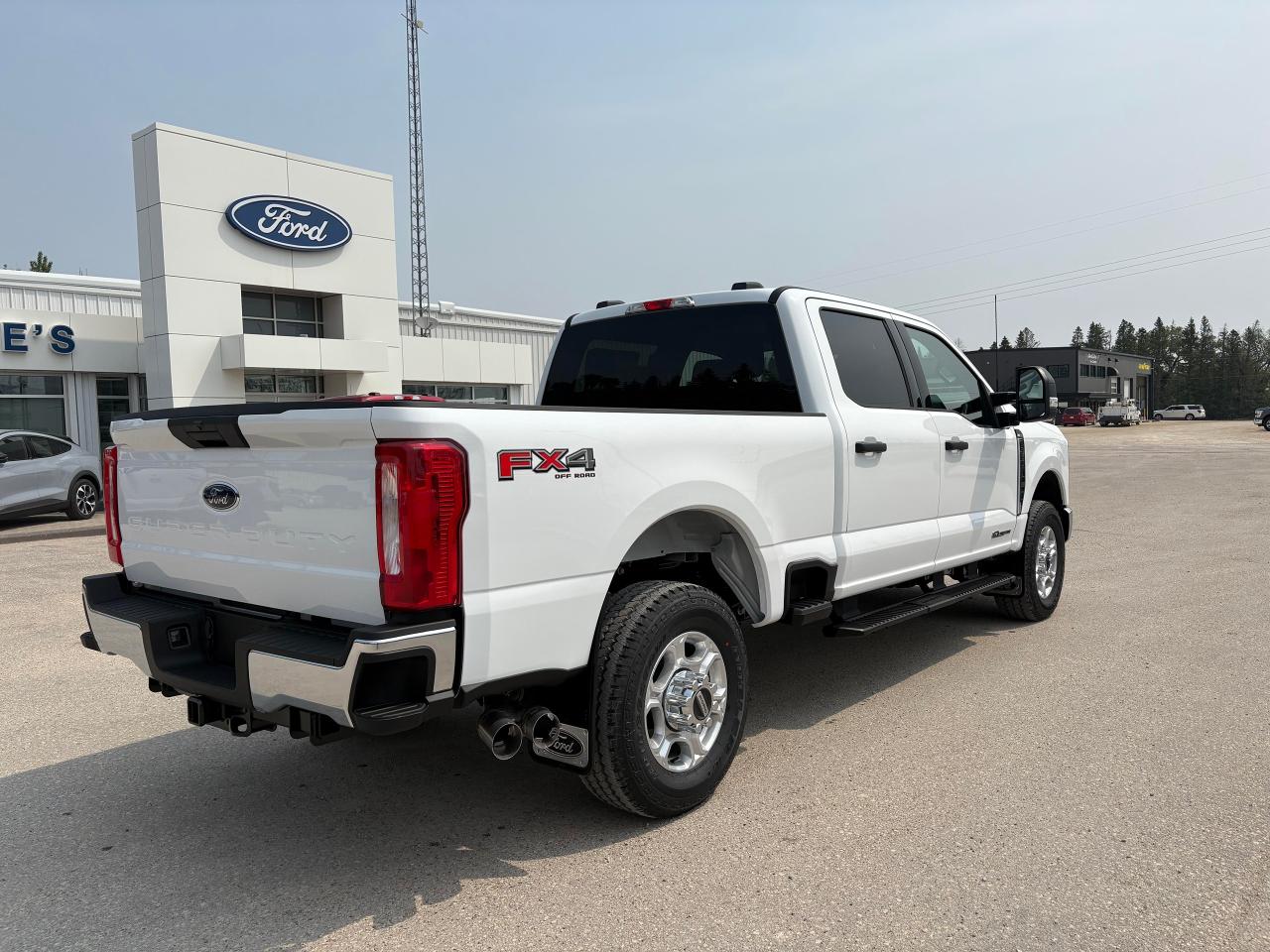 2025 Ford F-350 Super Duty SRW XLT 4WD CREW CAB 6.75' BOX Photo4