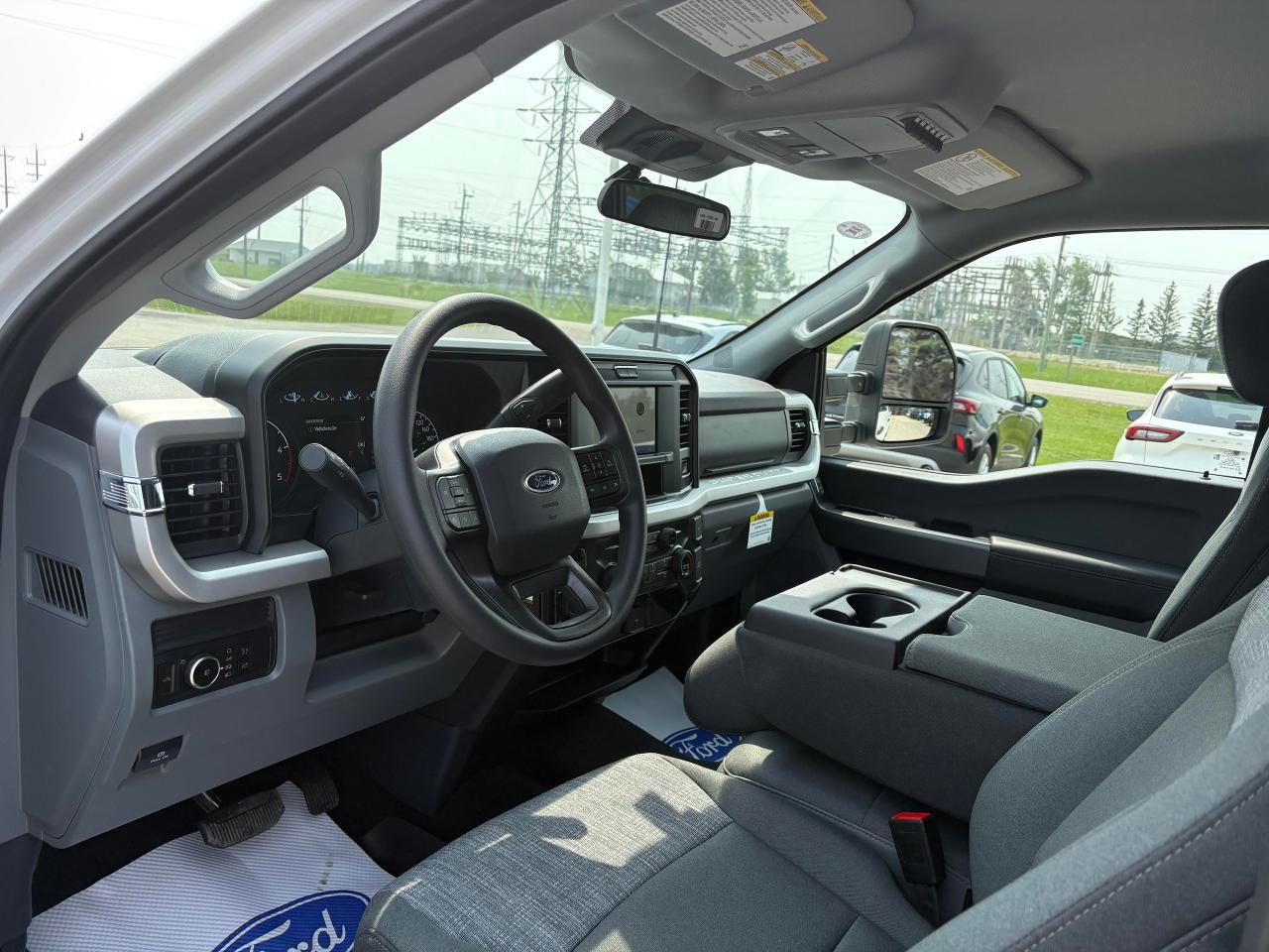 2025 Ford F-350 Super Duty SRW XLT 4WD CREW CAB 6.75' BOX Photo5