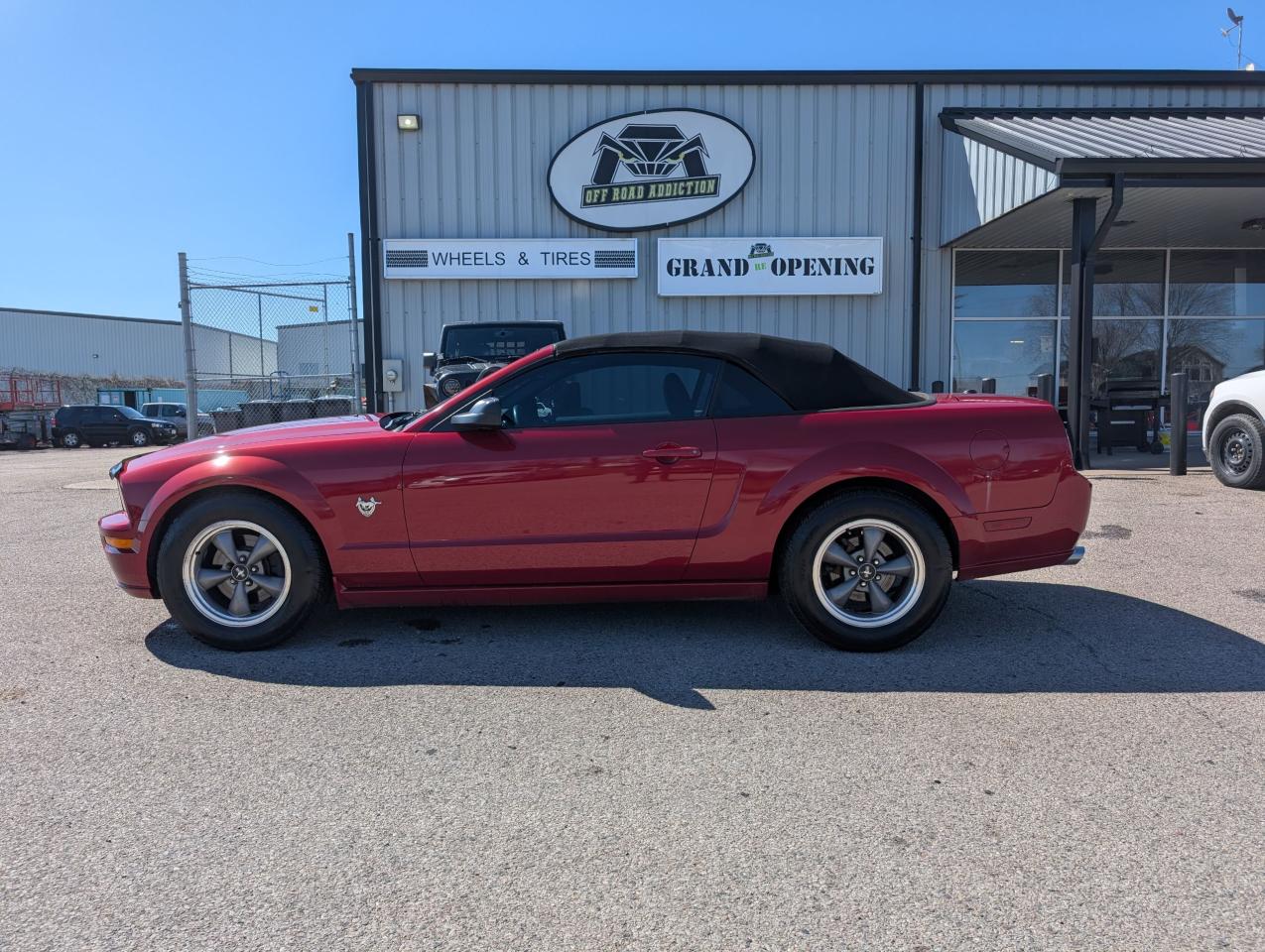 2009 Ford Mustang GT - Photo #2