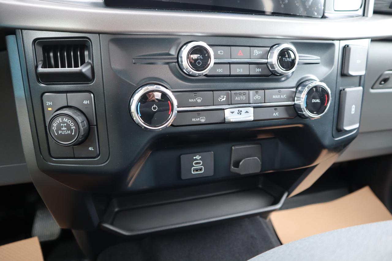 2025 Ford F-150 XLT Photo5