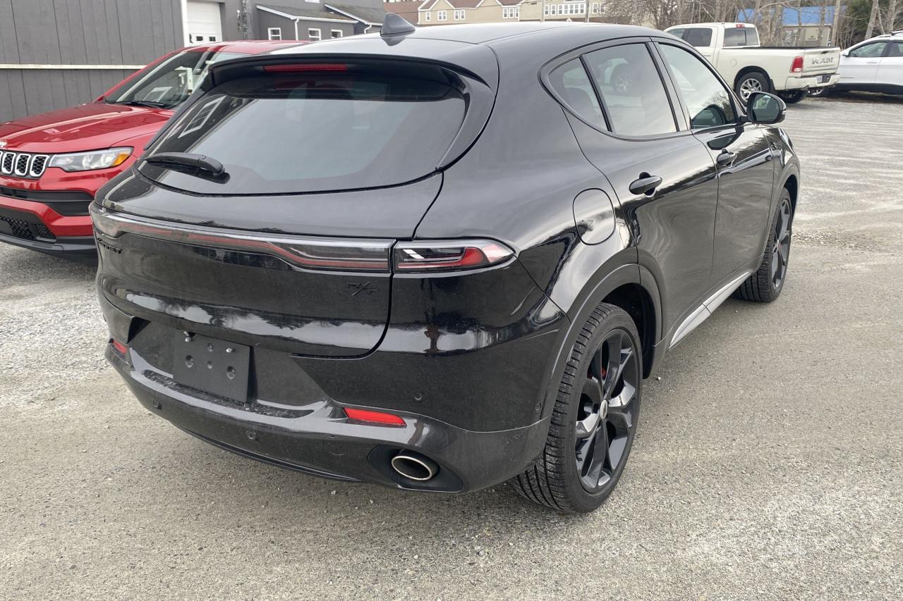 2024 Dodge Hornet R/T Photo6