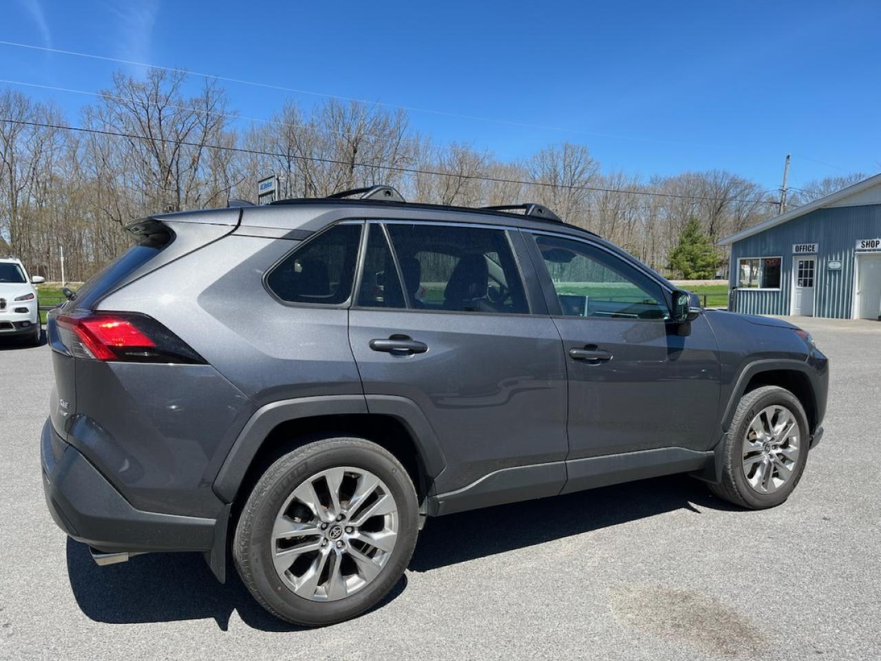 2021 Toyota RAV4  - Photo #4
