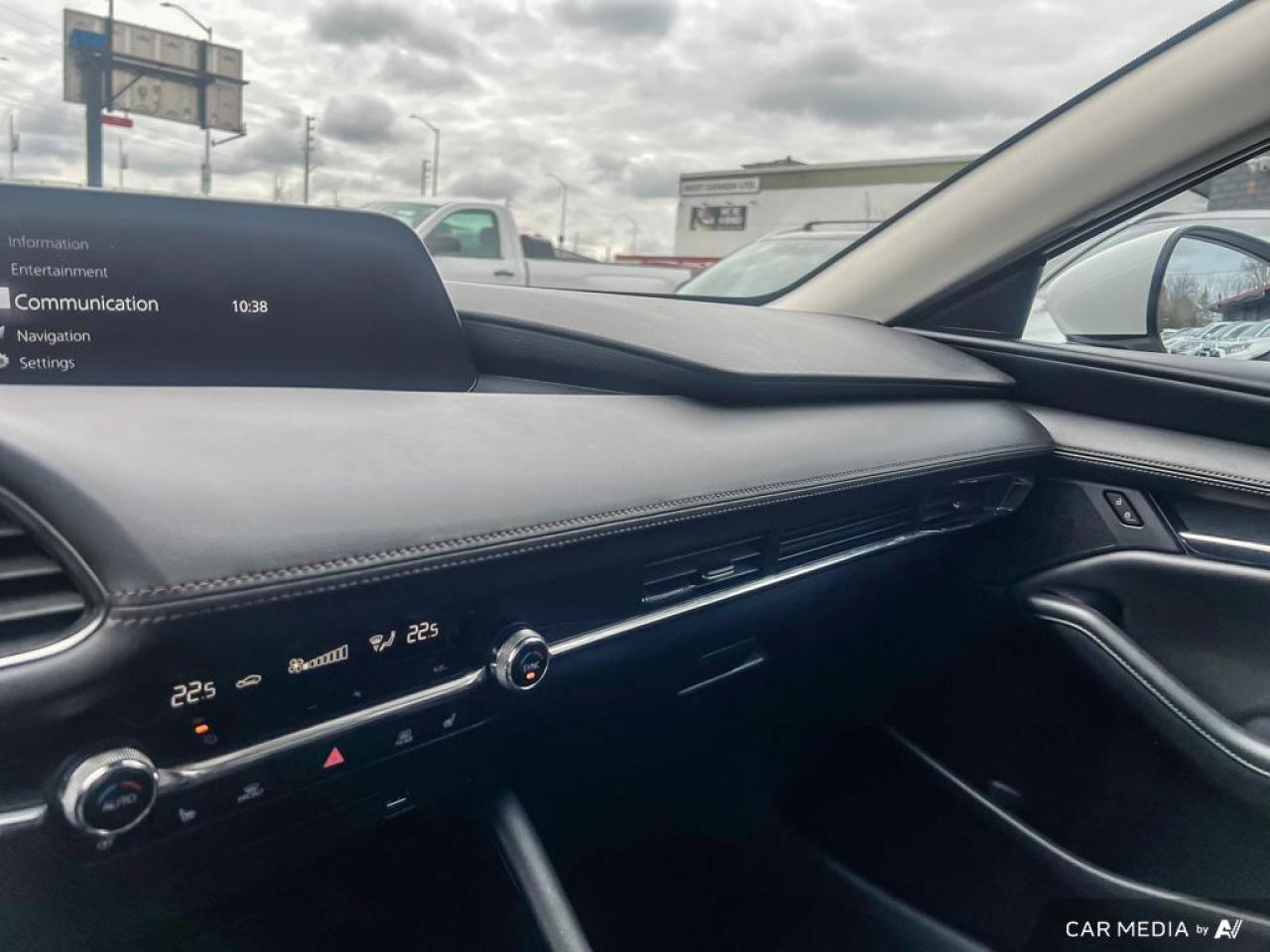 2021 Mazda MAZDA3 GS / i-ACTIV AWD / ROOF / LEATHER / ALLOYS - Photo #23
